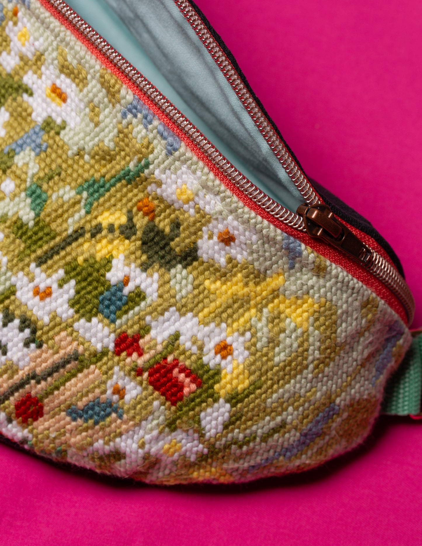 Sac Banane Canevas Upcycling